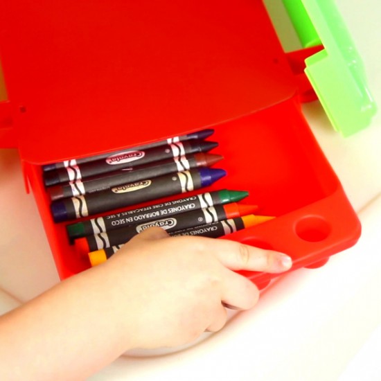 ART-TO-GO WATER DOODLE EASEL